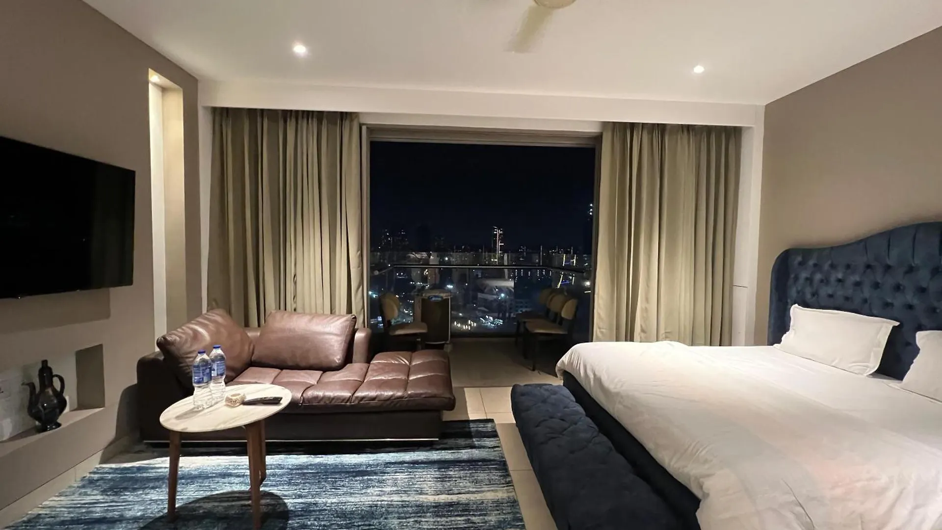 Luxury Studios Key 10 Gurgáon India